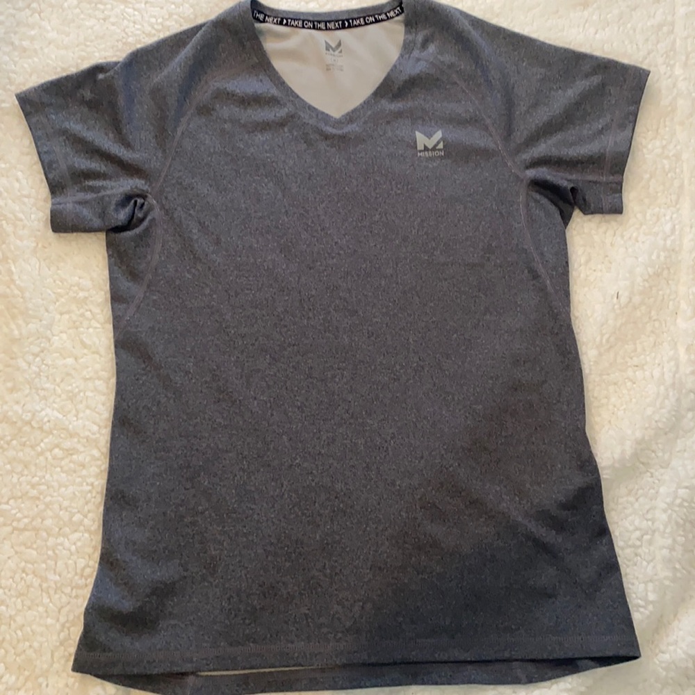 Mission Women’s Gray Sports Top Size M